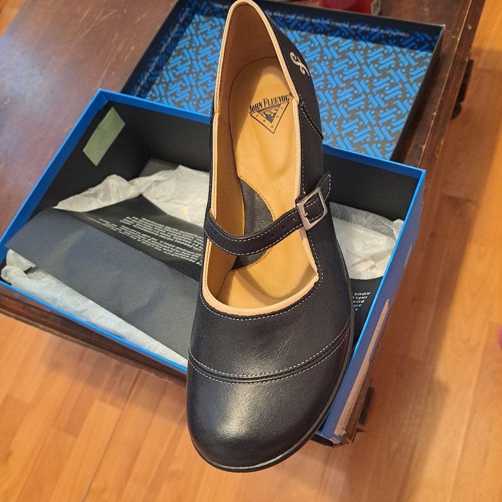 Vintage size 11 1 /2 John Fluevog Sandra